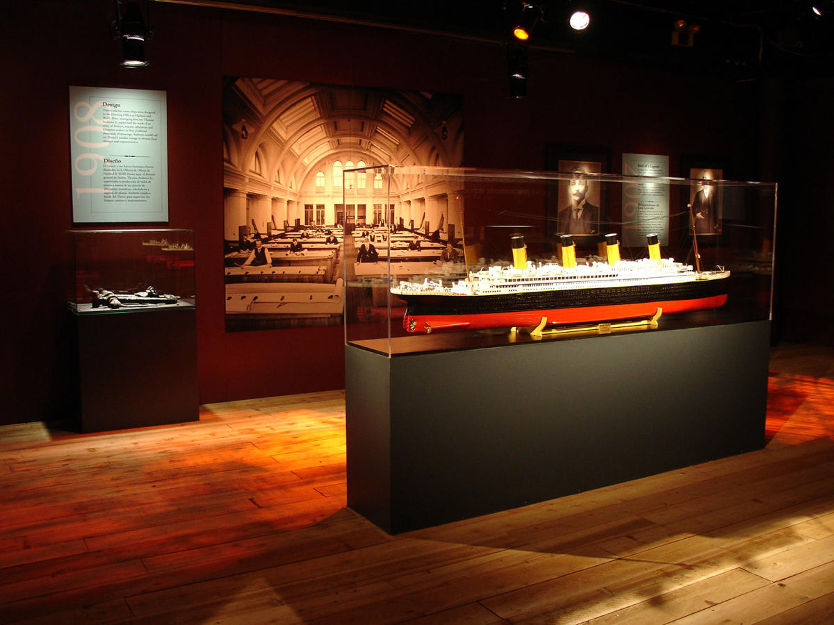 titanic artifacts exhibition tour