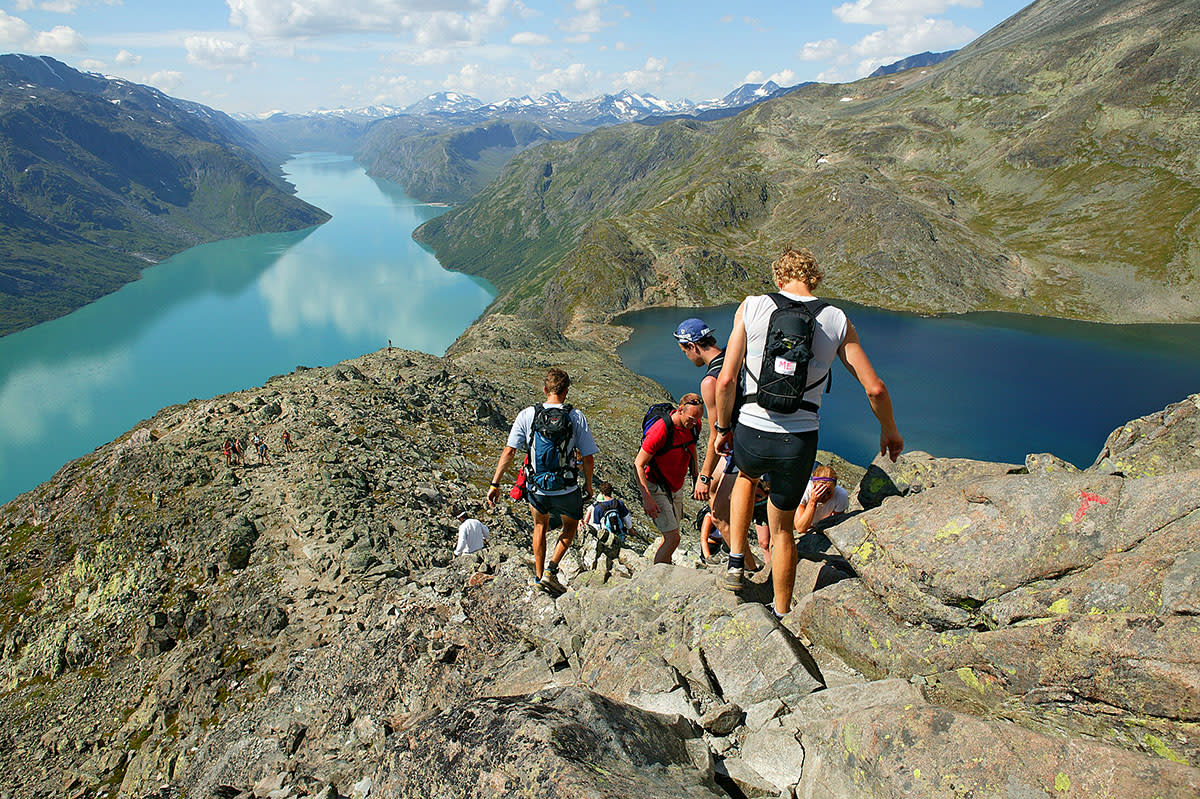 Besseggen and Svartdalen Valley - Hiking package