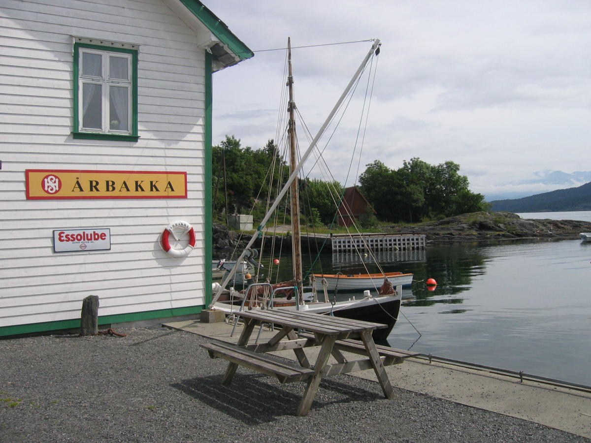 Bicycle rental at Årbakka Trading Post