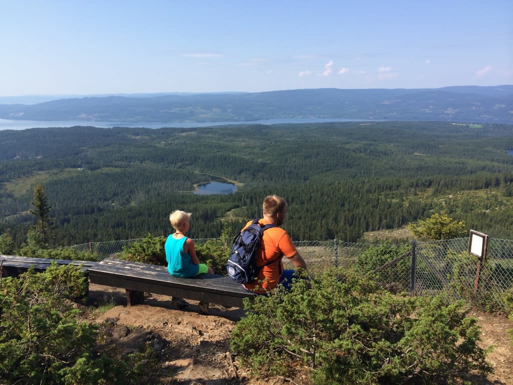 Hiking to Mistberget
