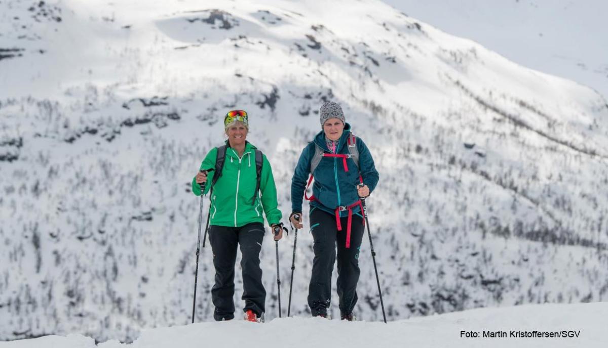 Crosscountry skiing A traditional Norwegian Experience Winter