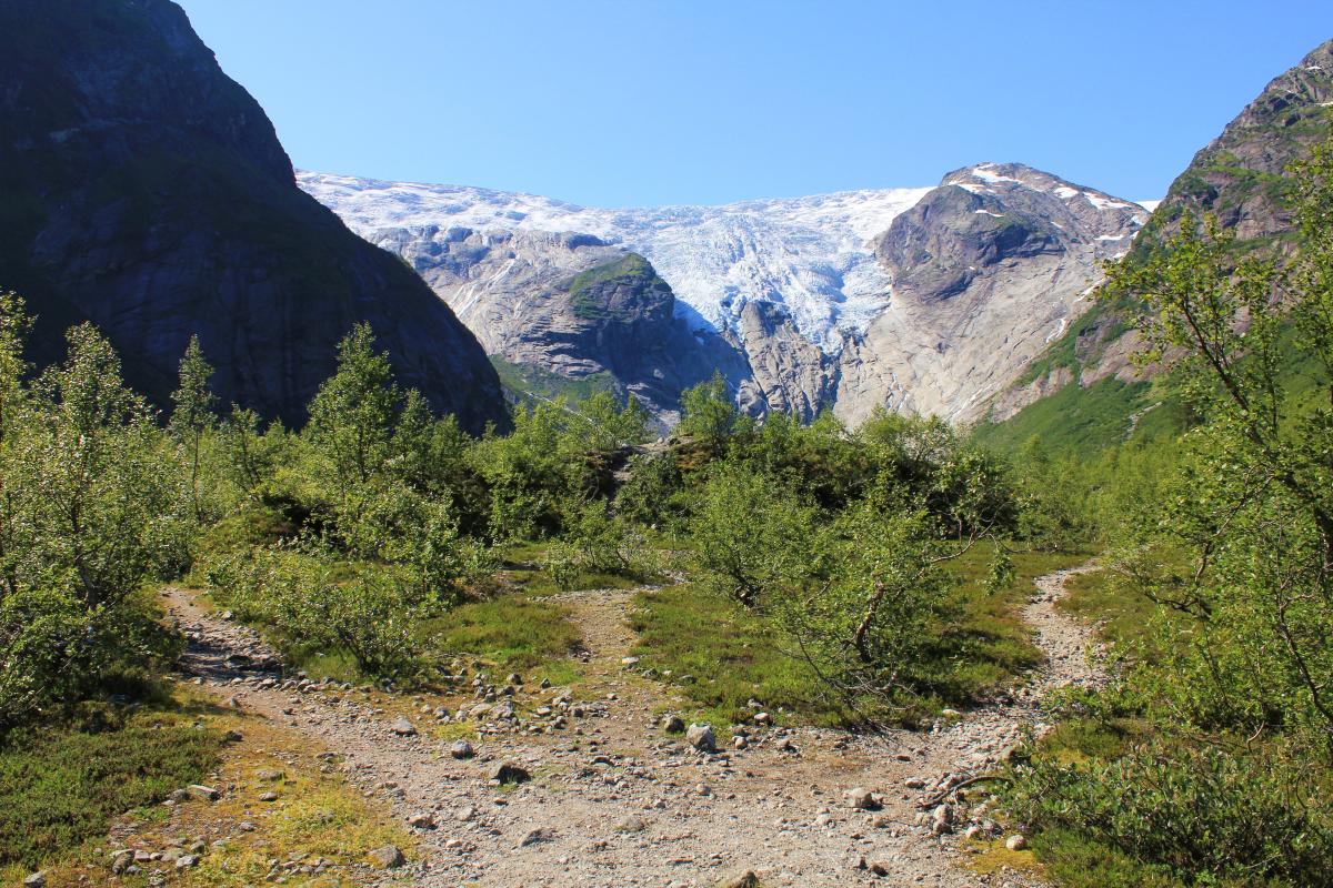 Bergset Bergsetbreen glacier Hiking Jostedal Norway