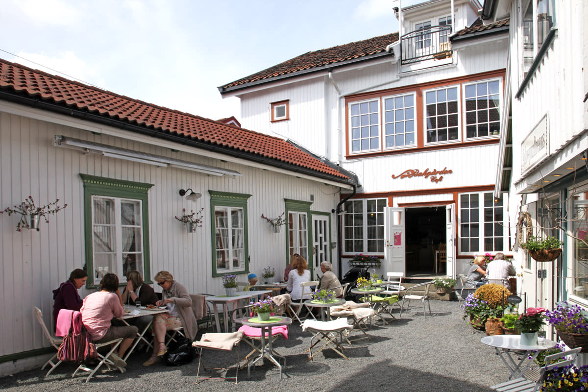 Bakgården Café AS Bakgården Café AS
