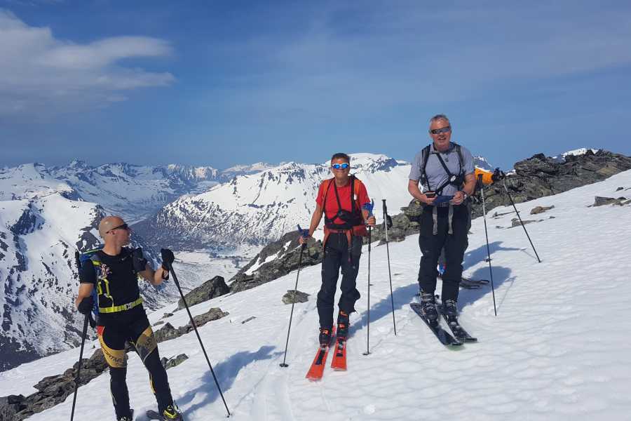 Introduction to randonée skiing in Romsdalen