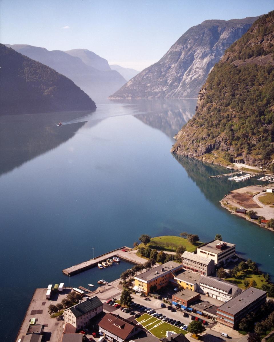 Tangen Pensjonat | Hostels & Guesthouses | Årdalstangen | Norway