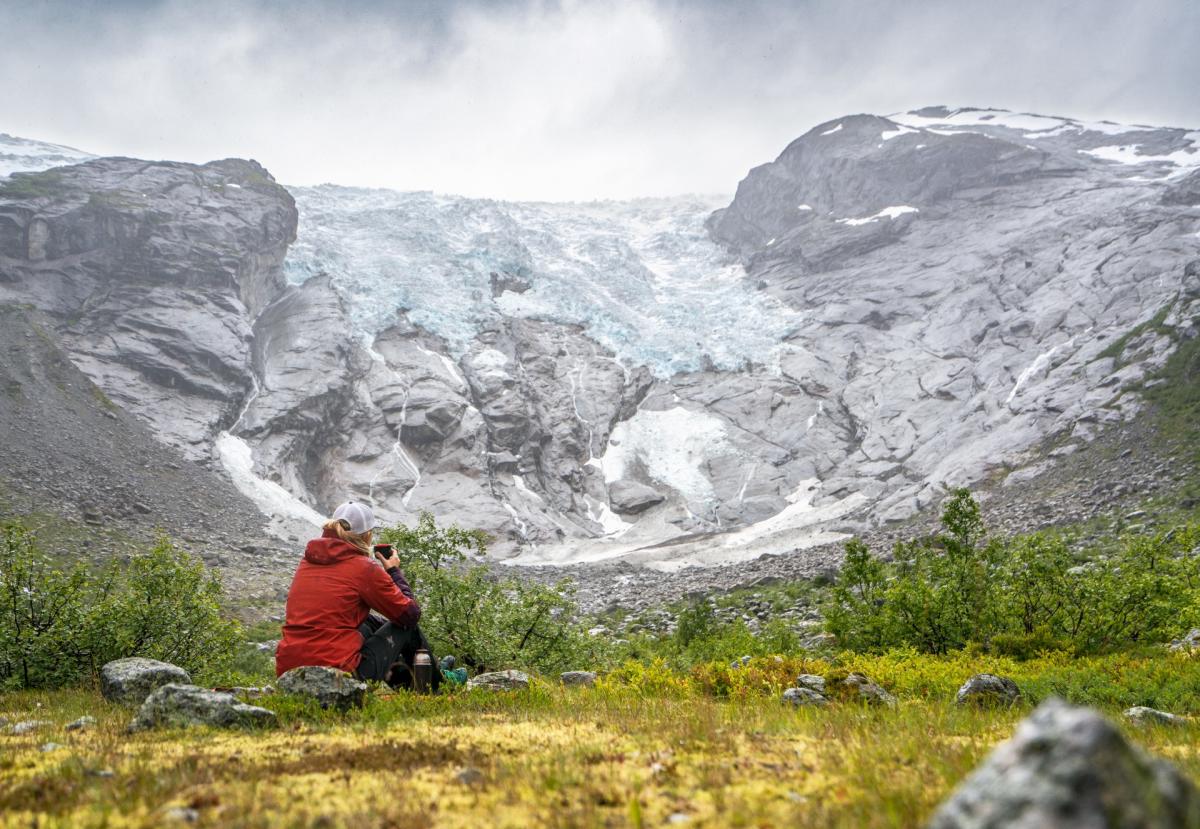 Bergset Bergsetbreen glacier Hiking Jostedal Norway