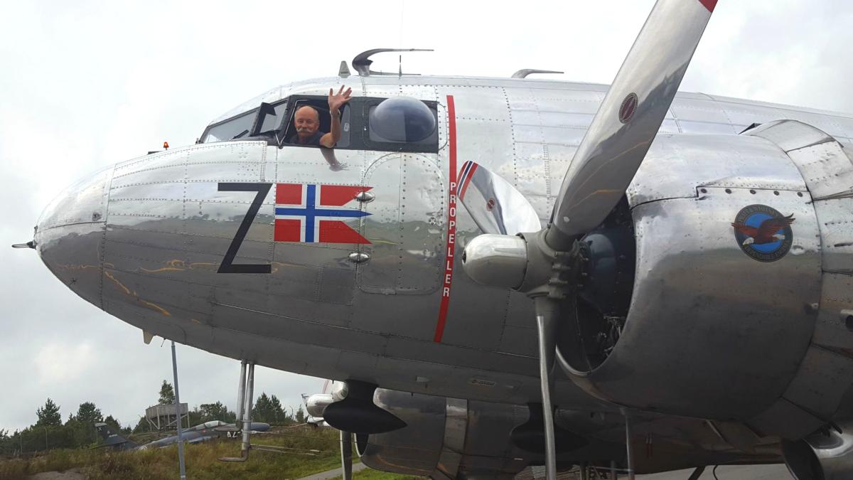 Historical flights with Dakota Norway