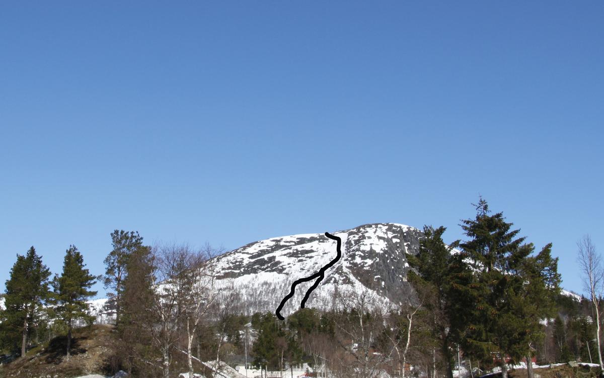 Randonee skiing to Vråstøylsfjellet