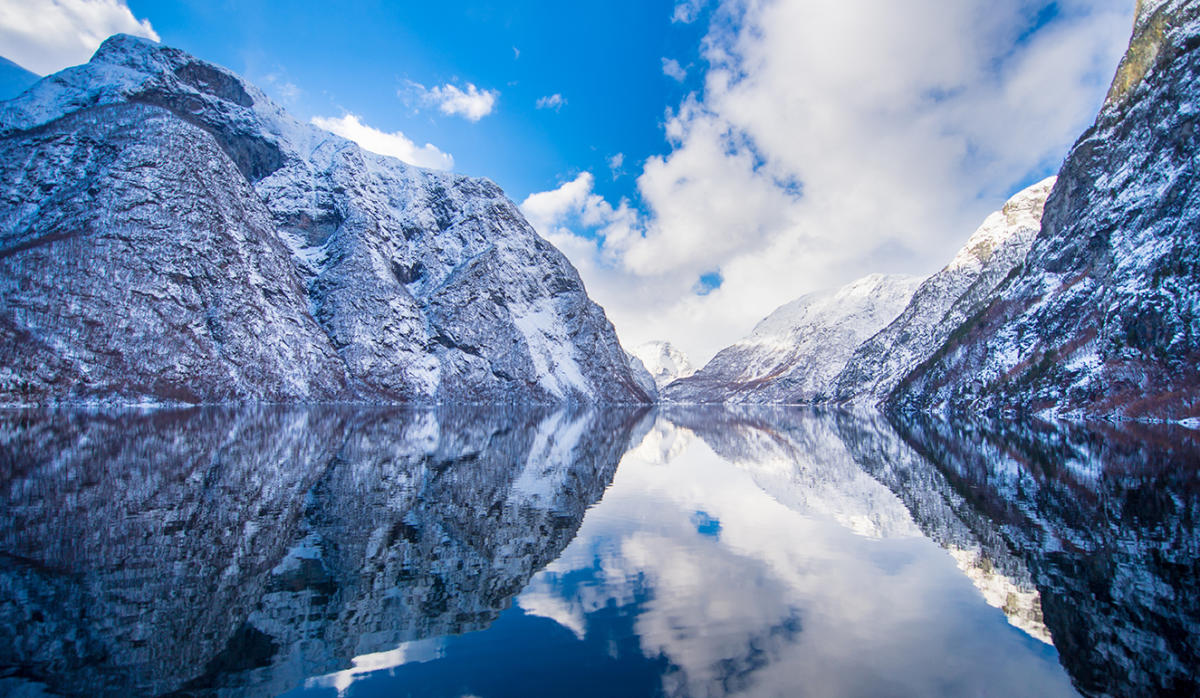 Winter Fjord Cruise Naeroyfjord Sailing Boat Activities Flam