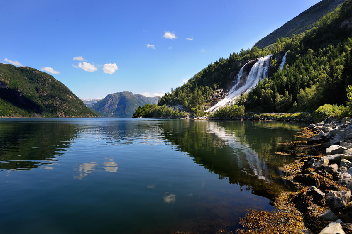 Furebergsfossen waterfall