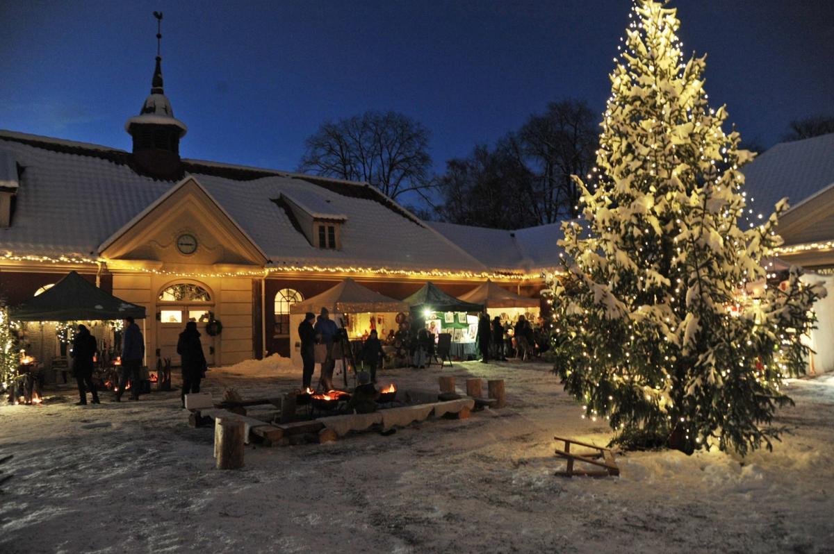 Stallgårdens Julemarked | Buildings & Monuments | Eidsvoll Verk | Norway