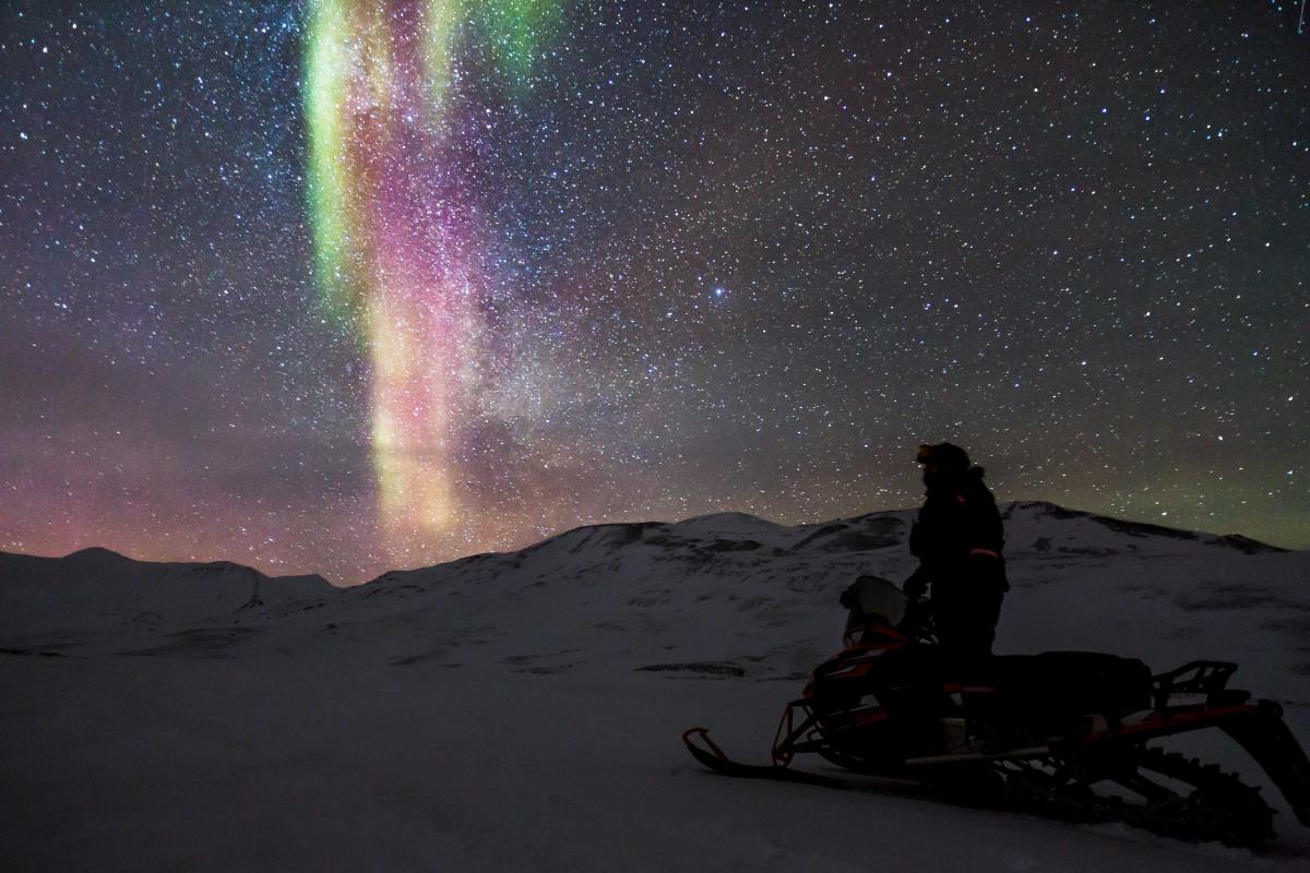 Northern Lights Safari by Snowmobile - Svalbard Adventures