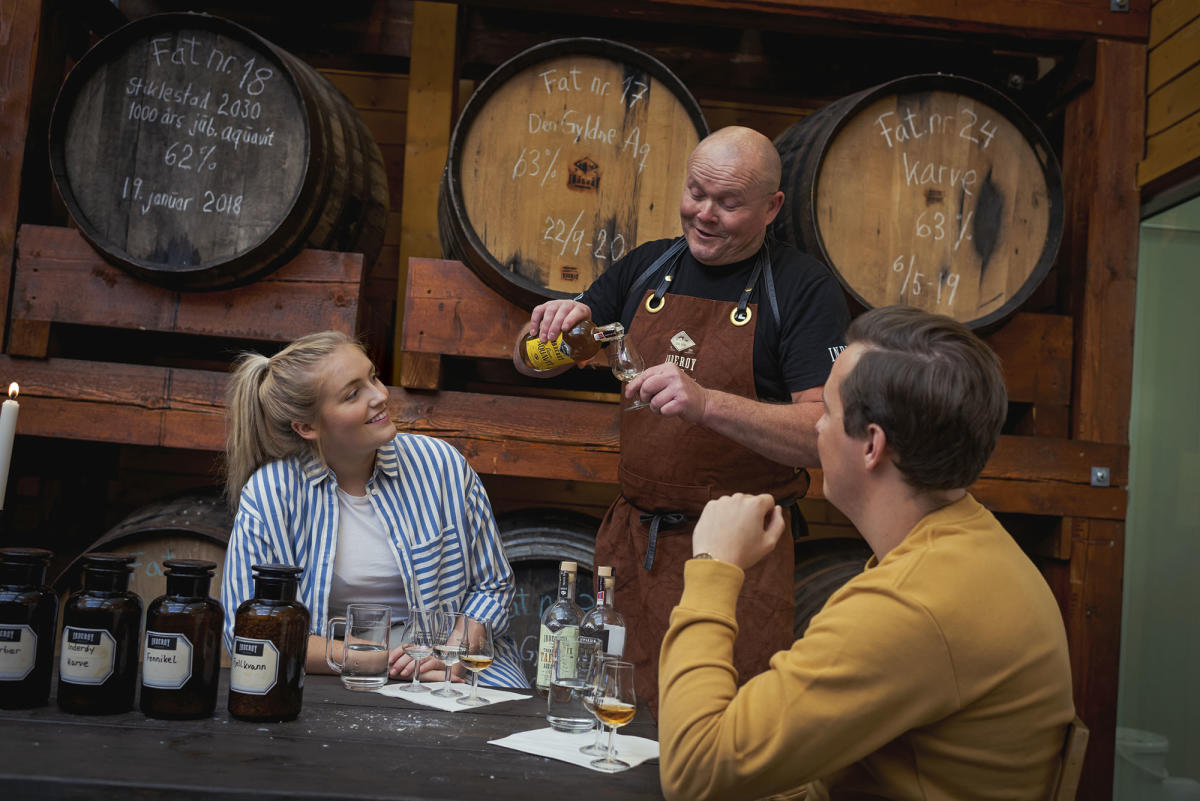 Aquavit und Aquavit-Verkostung von der Inderøy-Brennerei | Guided Tours ... Aquavit und Aquavit-Verkostung von der Inderøy-Brennerei | Guided Tours ...