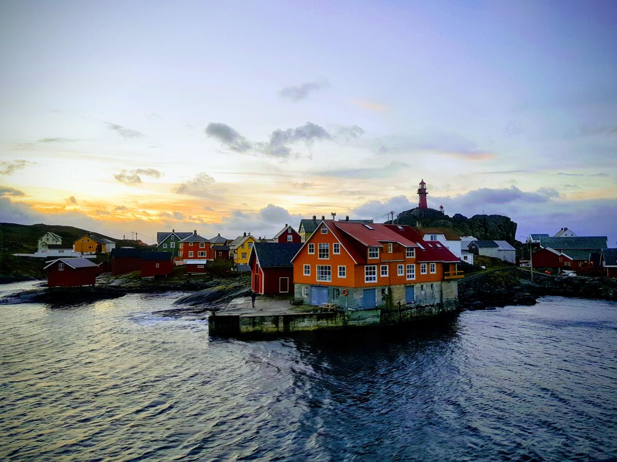 Die Fischerinsel Ona Und Der Leuchtturm Ona Fyr Buildings Monuments Die Fischerinsel Ona Und Der Leuchtturm Ona Fyr Buildings Monuments