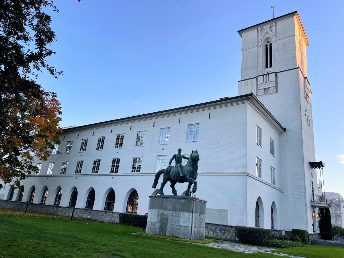 Bærum Rådhus | Buildings & Monuments | Sandvika | Norway