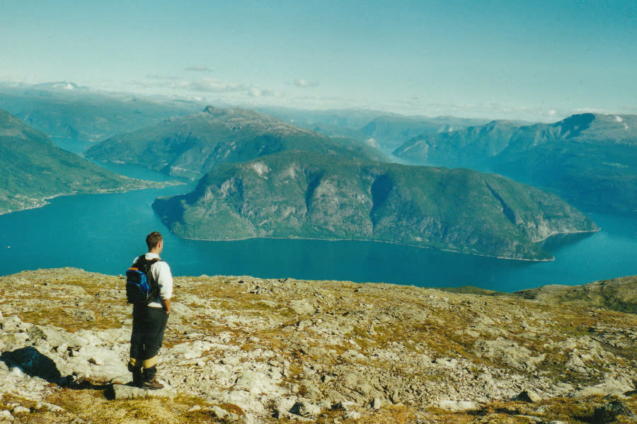 Hike to Vidasethovden - high above the Sognefjord!