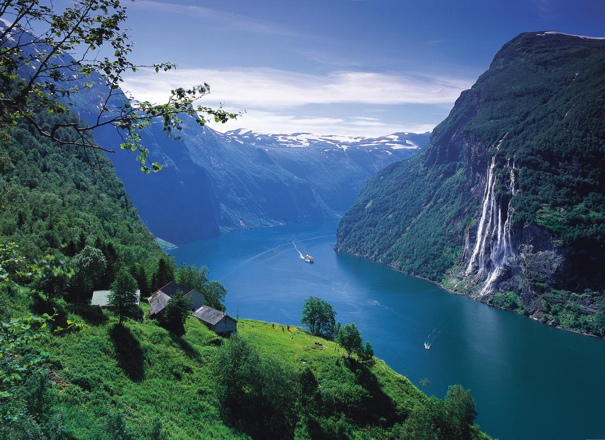 Molde -UNESCO Geirangerfjord (one way)