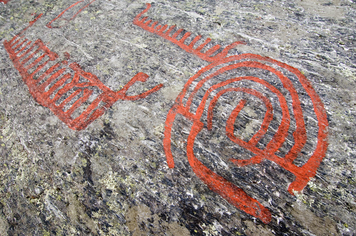 Rock carvings at Austre Åmøy