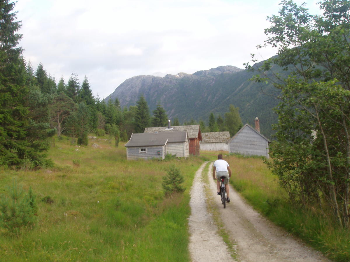 Hike in Ænesdalen