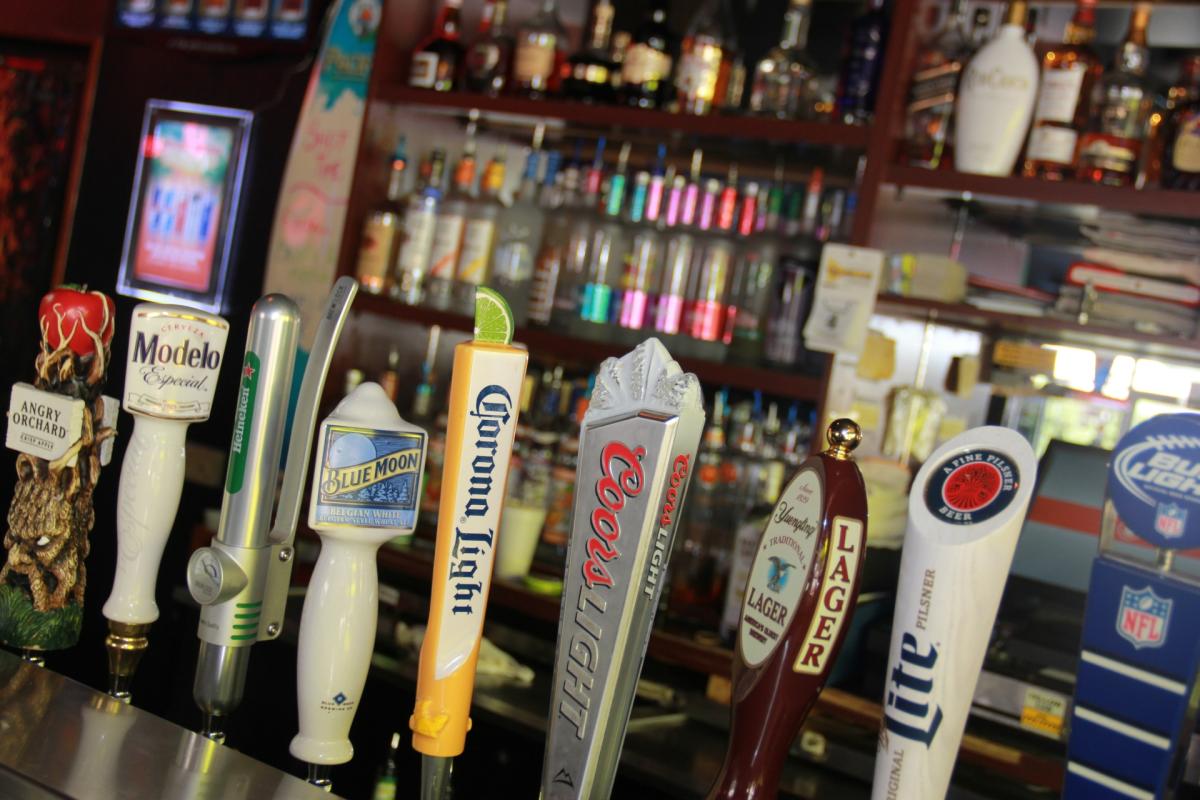 BLONDIES SPORTS BAR Fort Lauderdale, FL 33316