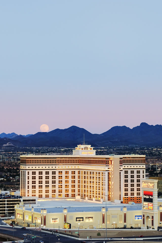 South Point Hotel, Casino, and Spa in Las Vegas: Find Hotel Reviews, Rooms,  and Prices on