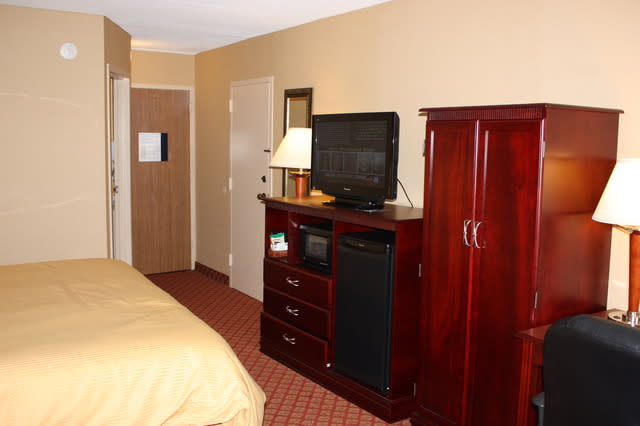 Clarion Inn And Suites Airport Group Accommodations In Grand Rapids Mi Vaata pakkumisi majutusasutuses clarion inn & suites airport, sh tasuta tuehistamisvoimalusega ja tuehistamise korral tagastamisele kuuluva sobib peredeleselles majutusasutuses on arvestatud igas vanuses kuelastajatega. clarion inn and suites airport group