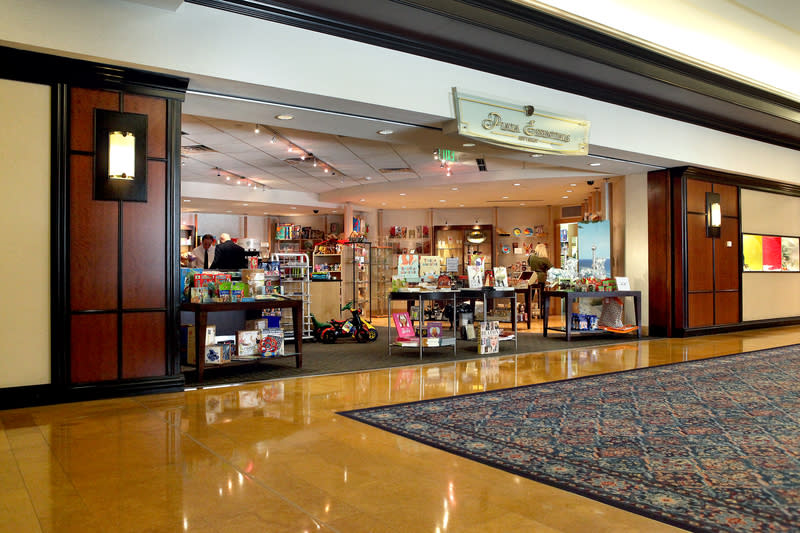 Plaza Essentials Shopping In Grand Rapids Mi
