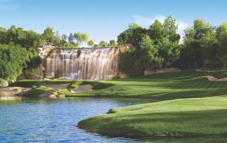 The beautiful green grass at the Wynn Golf Club at Wynn Las Vegas.