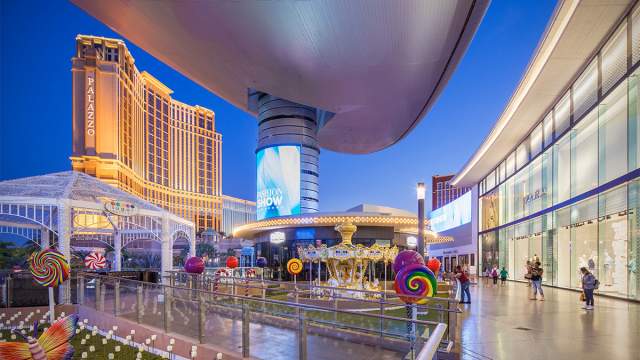 A lovely look at Fashion Show Las Vegas.