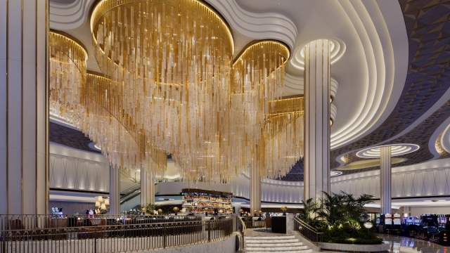 Beautiful chandelier inside Bleu Bar at Fontainebleau Las Vegas. PHOTO CREDIT: Connie Zhou