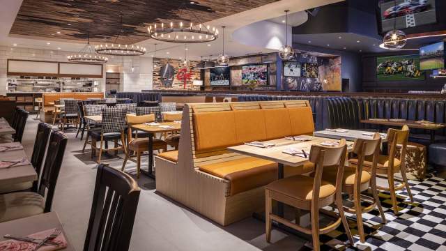 Take a seat at the wonderful Guy Fieri’s Flavortown Sports Kitchen at Horseshoe Las Vegas.