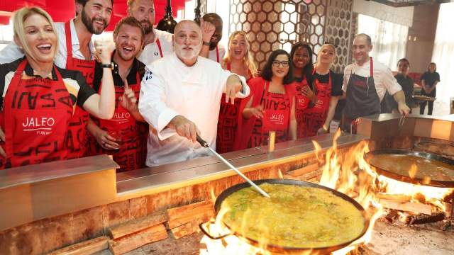 Jose Andres paella class