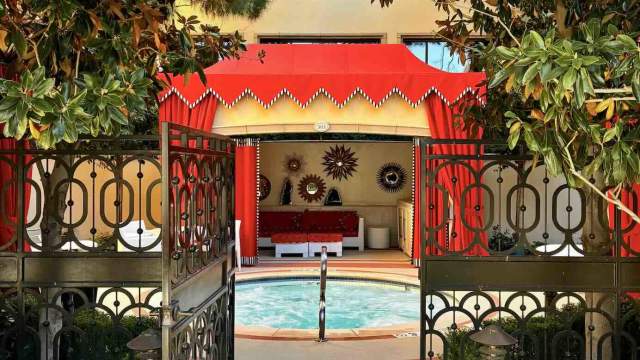 Wynn winter hot tub credit David Landsel