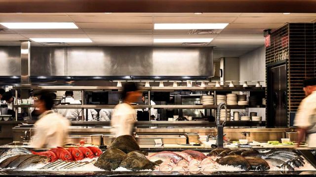 Bazaar Mar Fish Display
