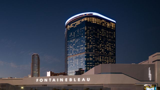 Take a look of the stunning exterior of the luxurious and gorgeous Fountainebleau Las Vegas.