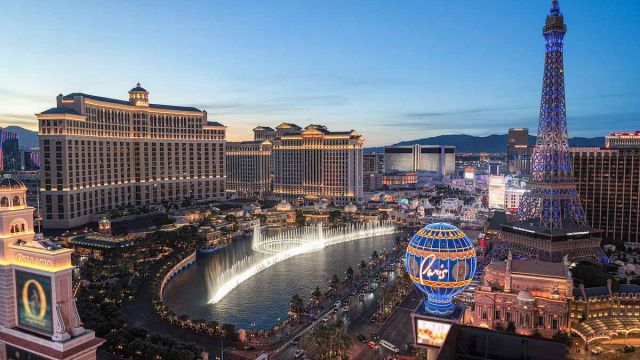 Take a look at this stunning view of the one and only Las Vegas strip during the sunrise.
