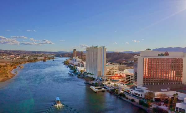 Take a look at the many gorgeous riverside properties that are found nestled along the Colorado River in Laughlin.
