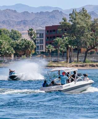 Laughlin water activities