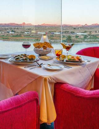 A Food Lover’s Guide to Laughlin: Dining Options for Every Budget