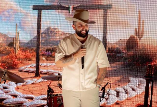 Carín León: De Sonora Para El Mundo