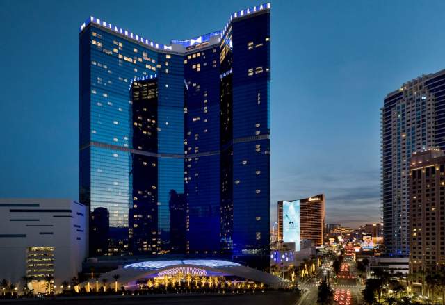 Up To 20% Off Room Rates And A $50 Pool Credit Per Day