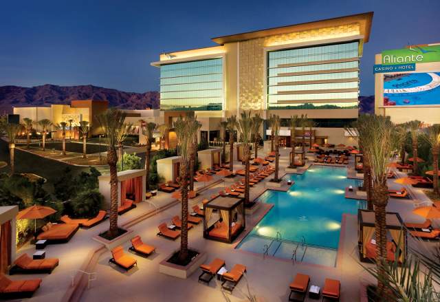 Summer Stay Package: 30% Off Room Rates + $75 Dining Credit Per Stay