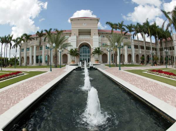 Exterior view of the Miramar City Hall building and water feature