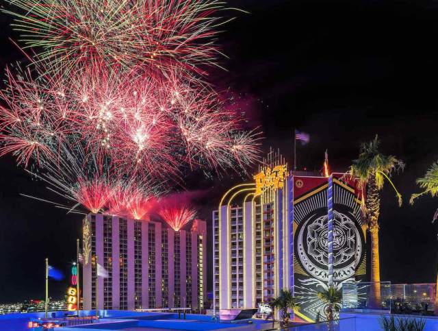Get blown away by the stunning fireworks show at Plaza Hotel & casino!