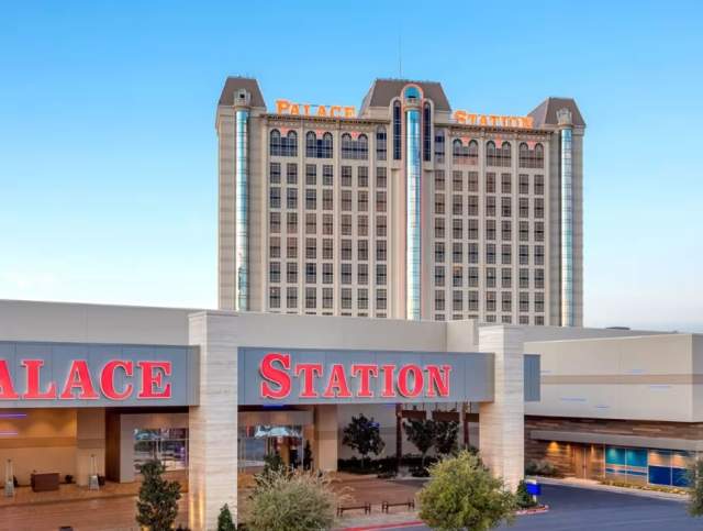 Palace station summer dreamin package