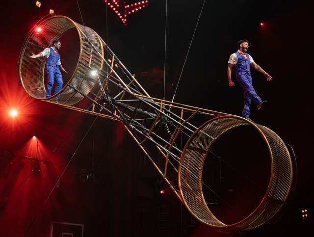 Cirque du Soleil Mad Apple