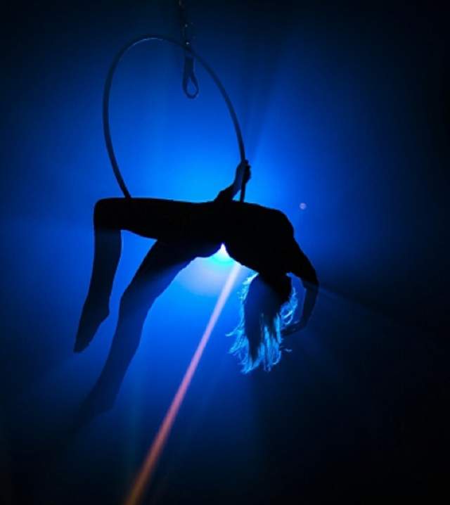Las Vegas Show Acrobat