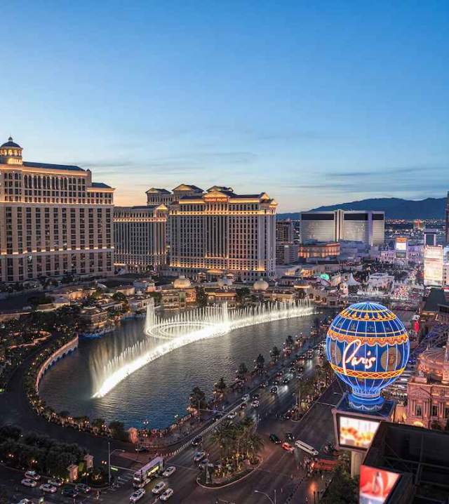 Take a look at this stunning view of the one and only Las Vegas strip during the sunrise.