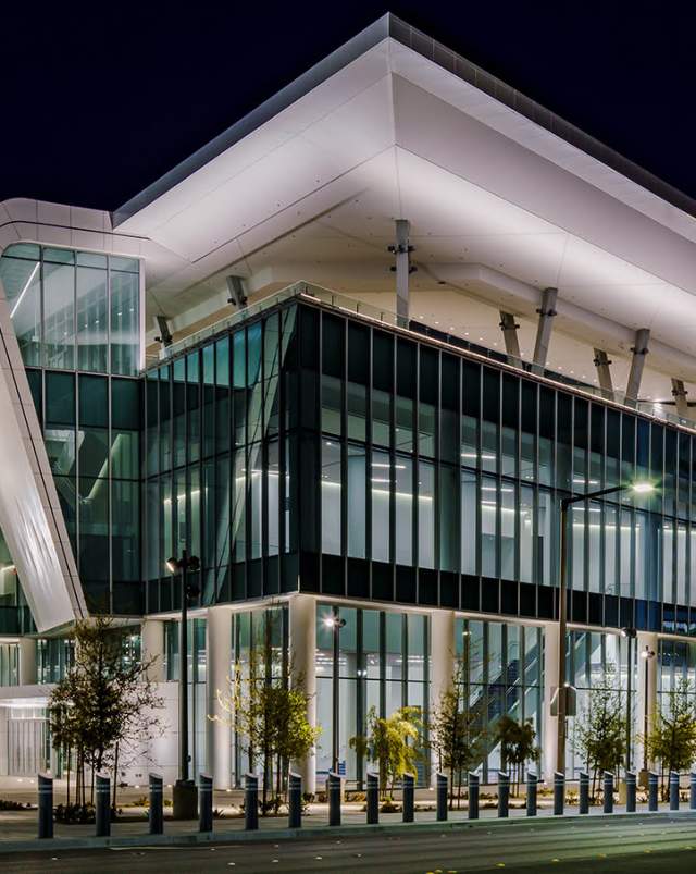 Las Vegas Convention Center West Hall (cropped)