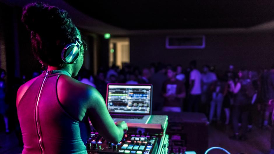DJ SuperDre at Grand Rapids Art Museum - Spinning Records